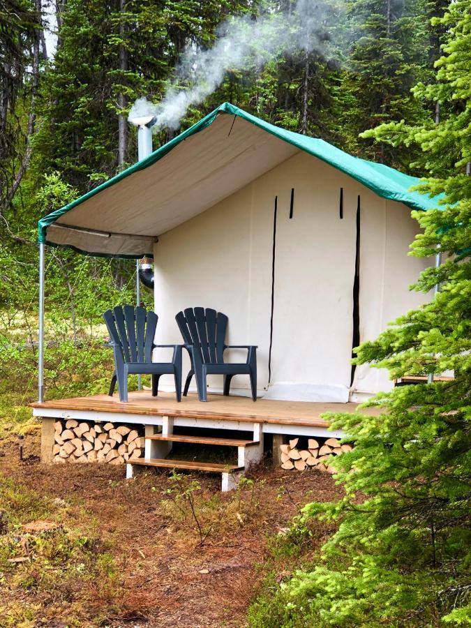 Vines And Puppies Glamping Hideaway Hotel Jade City Bagian luar foto